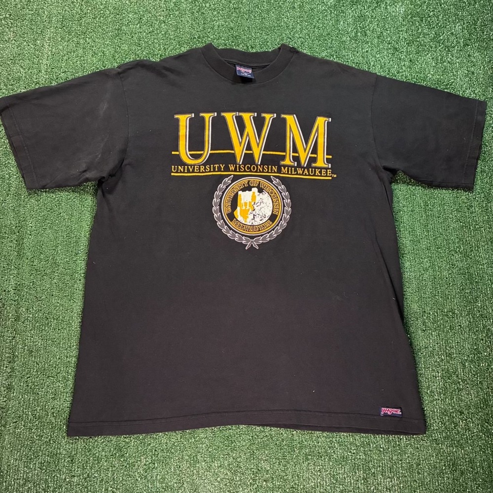Vintage Jansport University Wisconsin Milwaukee T-shirt